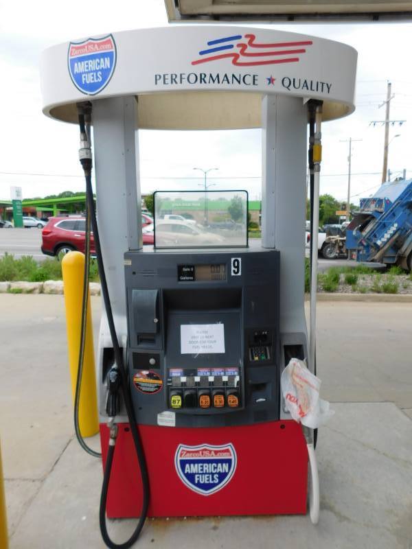 lot 1128 image: Wayne Blended Gas Pump