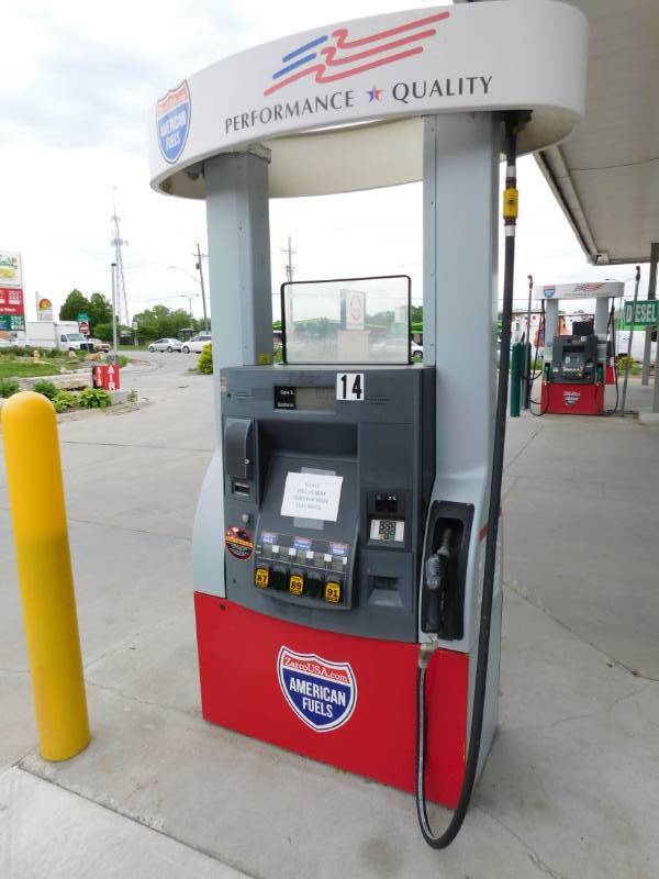 lot 1131 image: Wayne Gas Pump