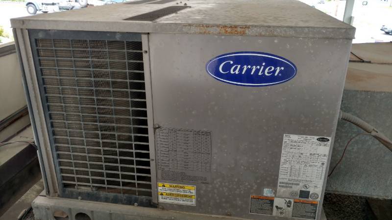 lot 1134 image: Carrier AC Unit