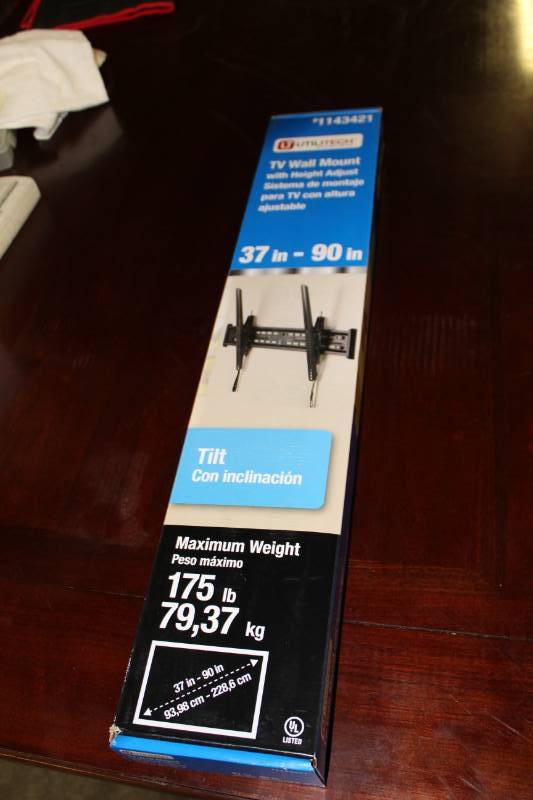 lot 1079 image: UtiliTech TV Wall Mount  37-90 1143421