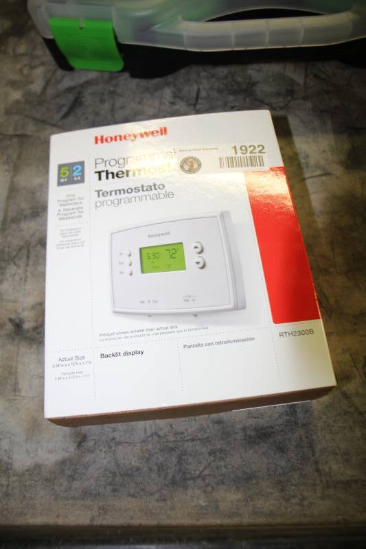 lot 1922 image: Honeywell Wi-Fi Smart Color Thermostat