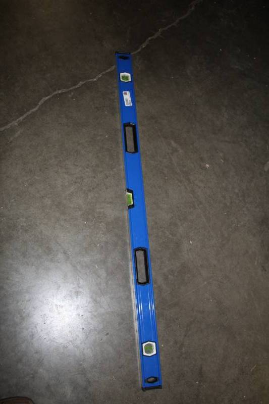lot 1898 image: Kobalt Box Beam Standard Level 48 inch Heavy-Duty High Grade Aluminum
