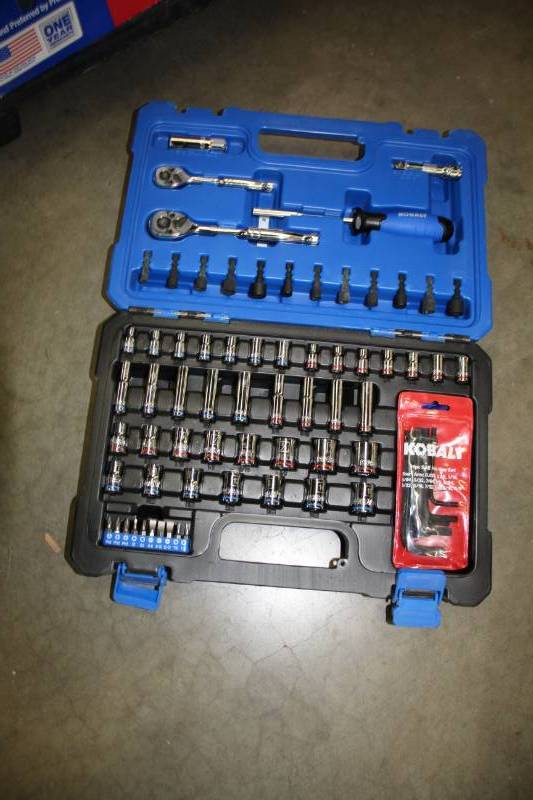 lot 1912 image: Kobalt 93 Piece Set