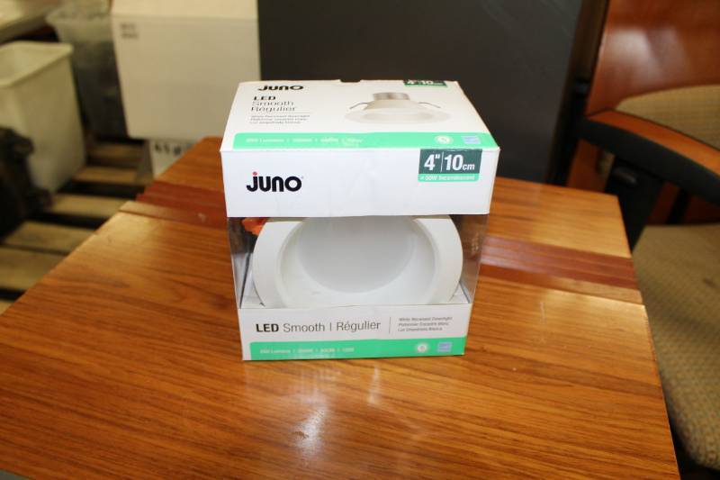 lot 1025 image: Juno Recessed Downlight 4 LED Retrofit Baffle Trim 3500K, 90 CRI, 650 Lumens, White Finish