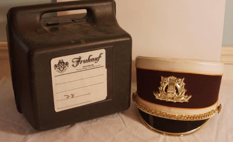 lot 1384 image: Fruhauf Fancy Band hat-nice shape-with carrying case