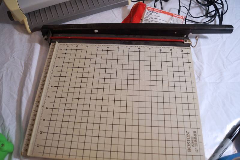 lot 1400 image: Office Items - PAPER CUTTER - Craft Robo Graphtec - binder-file storage