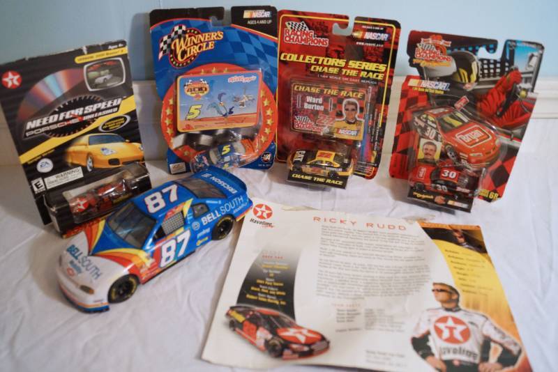 lot 1404 image: Big NASCAR Collection Lot - Cars and poster-Ricky Rudd #28-#5-#22-Bellsouth#87 - Collectors Dream - Good condition 