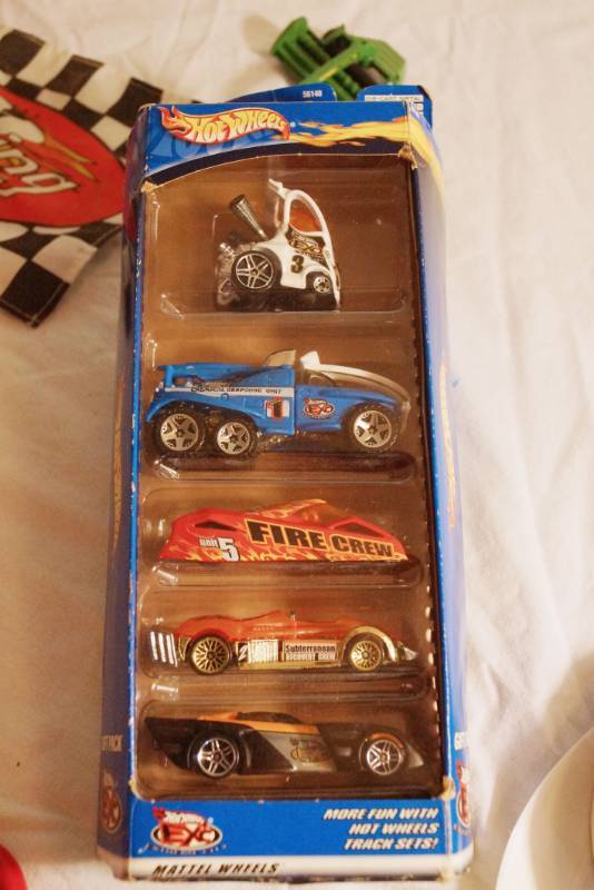 lot 1407 image: Hot Wheels Collectors Pack from 2000 - small green Farm Toy - NASCAR Jeff Gordon license Plate - Jani King racing flag