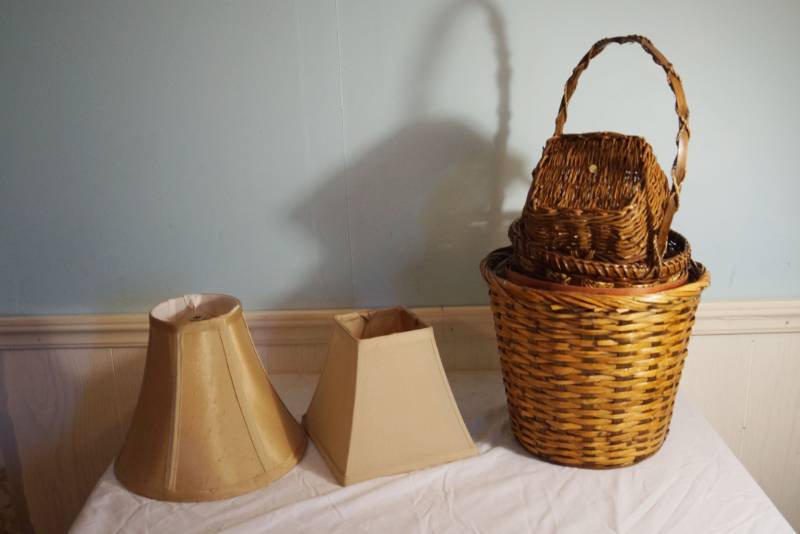 lot 1433 image: Baskets and lampshades-nice condition- two small bushel baskets
