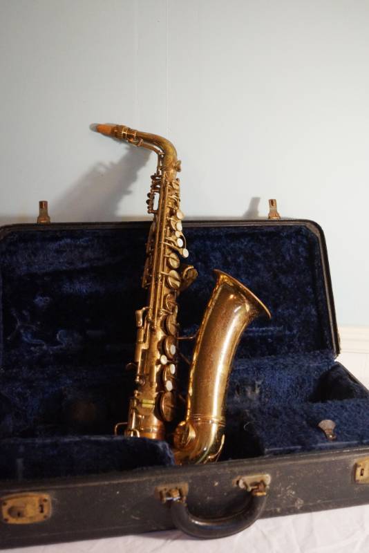 lot 1435 image: Conn 6M Alto Saxophone with micro-tuner neck-naked lady on bell- unknown playing condition-in original case