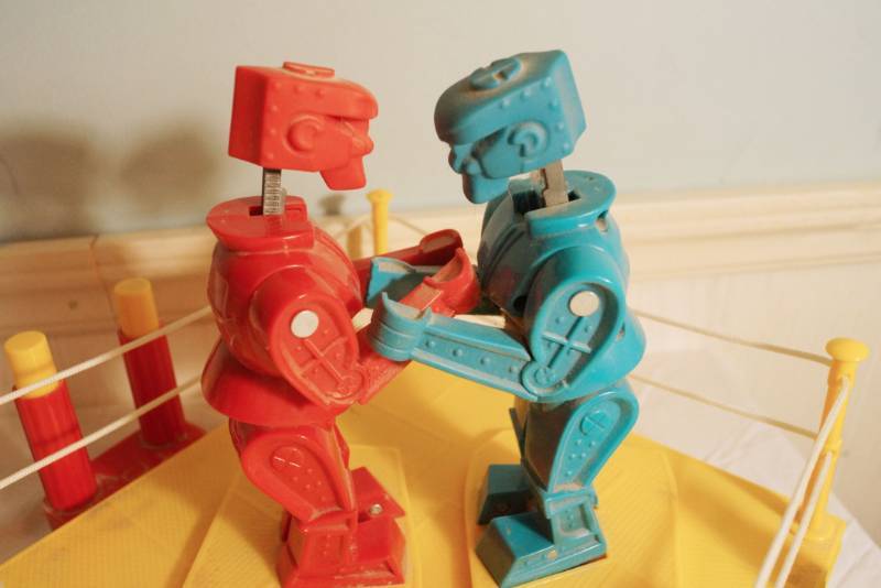 lot 1459 image: Rock em Sock em Robots - Jelly Belly Manual Ice Shaver