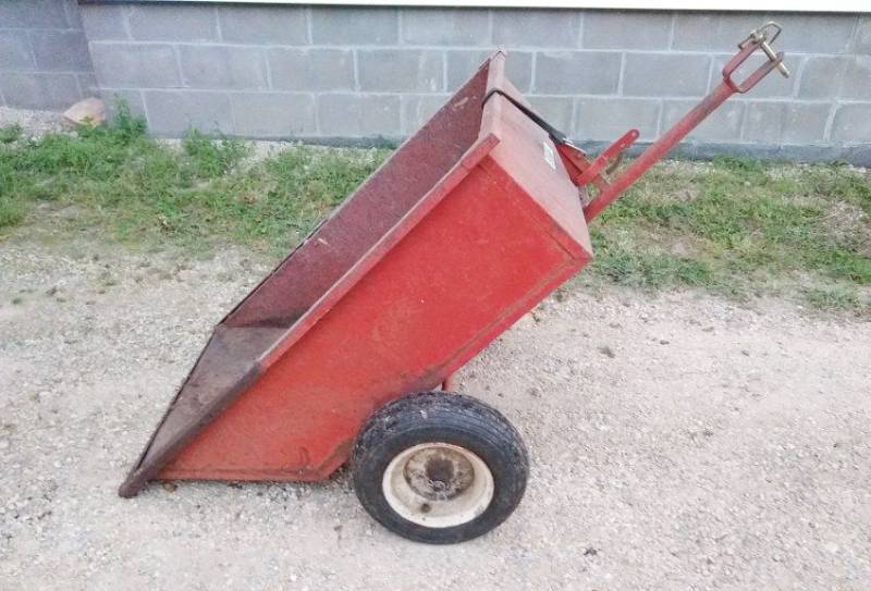 lot 1549 image: YARD TRAILER - Ohio Steel Fabricators - Attach to your riding lawnmower Very Handy
