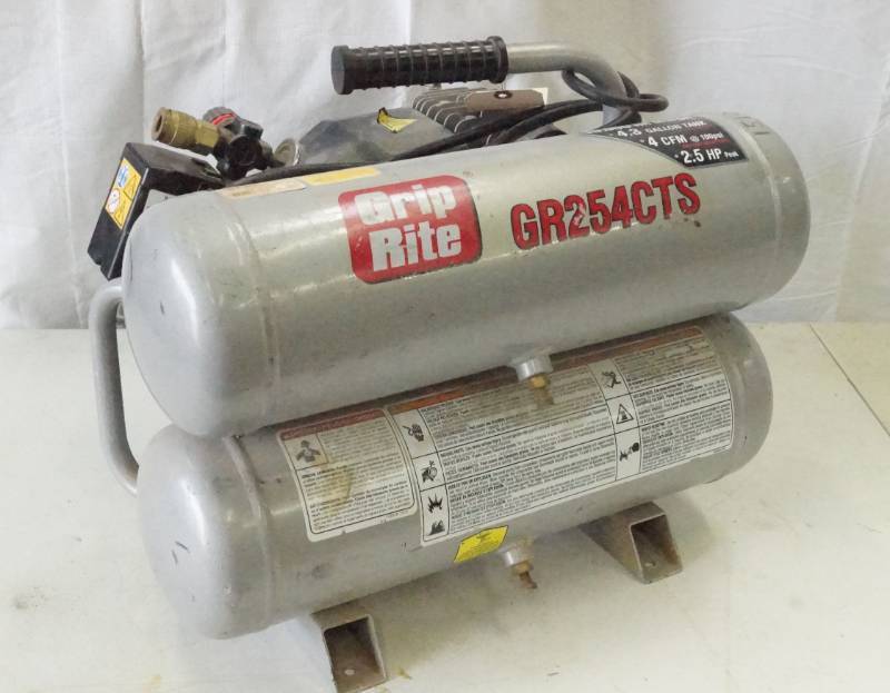 lot 5420 image: Grip Rite Air Compressor M# GR254CTS - See note in pictures