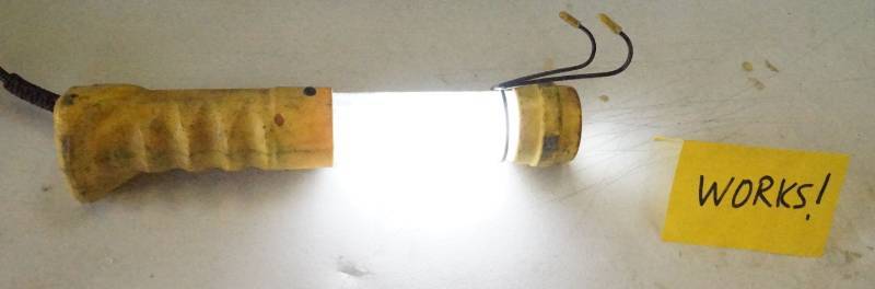 lot 5421 image: Shop Light Drop Light - WORKS VERY HANDY