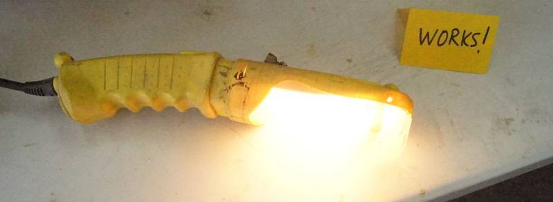lot 5422 image: Shop Light Drop Light - WORKS VERY HANDY
