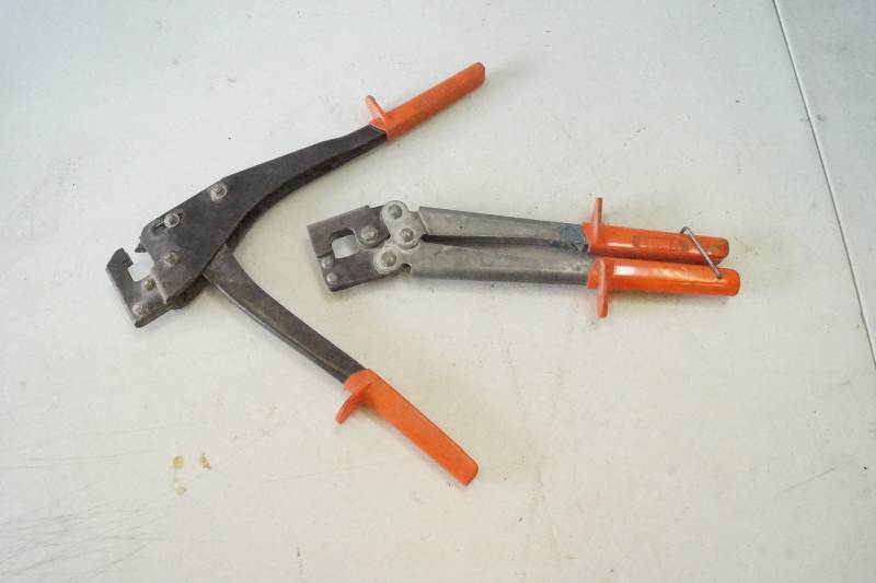 lot 5435 image: Lot of 2 EDMA Crimping Tools