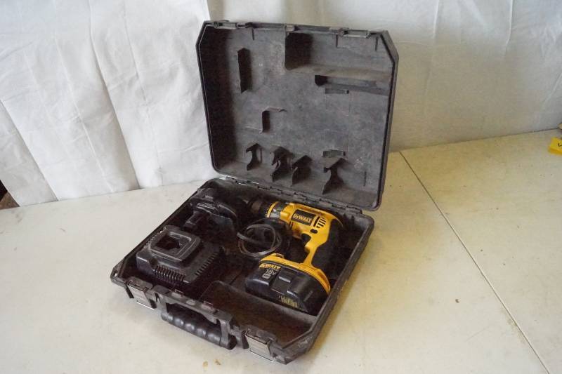 lot 5455 image: DeWalt DC989 Heavy Duty XRP 18V 12 Cordless Hammer Drill  Driver w Case & 2 Batteries