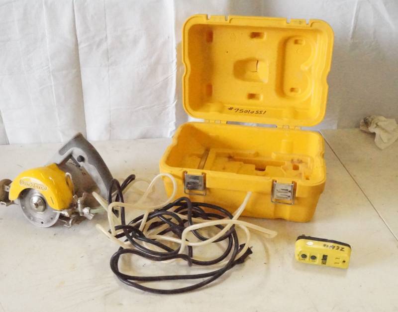 lot 5462 image: Workforce THD250 Tile Cutter with Case - 10.5A - Cutting Depth 1 38 - Works
