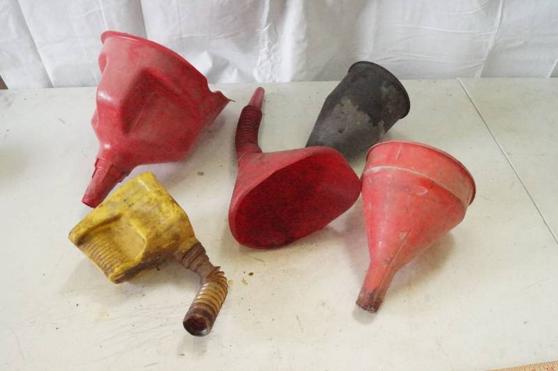 lot 5470 image: Big Lot of Misc Funnels