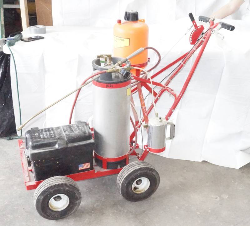 lot 5490 image: Trueline Battery Powered Airless Paint Striper