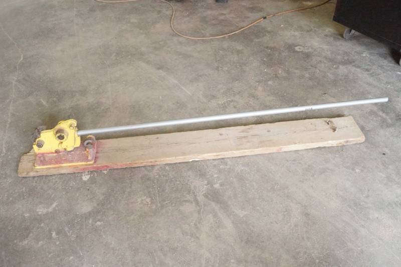 lot 5498 image: T-Cut 58 Max Rebar Bender  Cutter