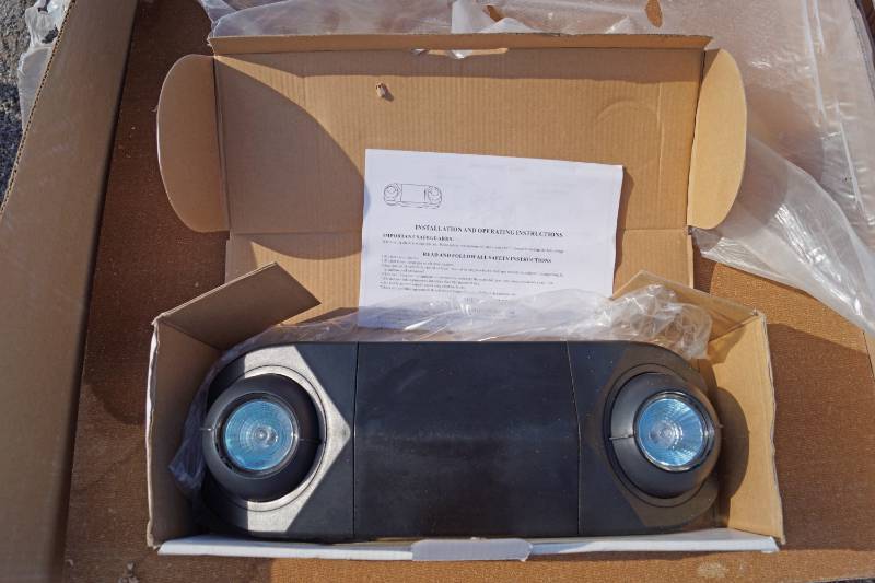 lot 5266 image: Battery Powered Emergency Lighting Fixture - Cat No EU-MR-B Astralte Inc. NIB