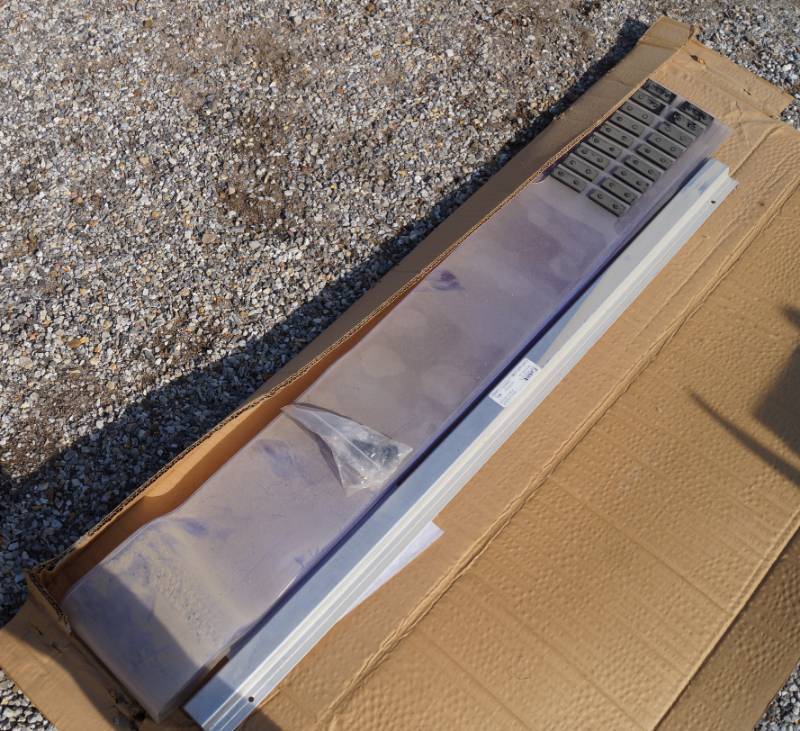lot 5272 image: Walk-In FridgeFreezer Vinyl Strip Curtain - KASON Thermal Flex - NEW IN BOX