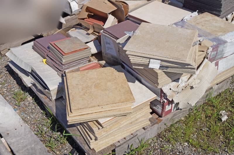 lot 5289 image: Pallet of Misc. Tile - Various Colors and Styles to get your projects done