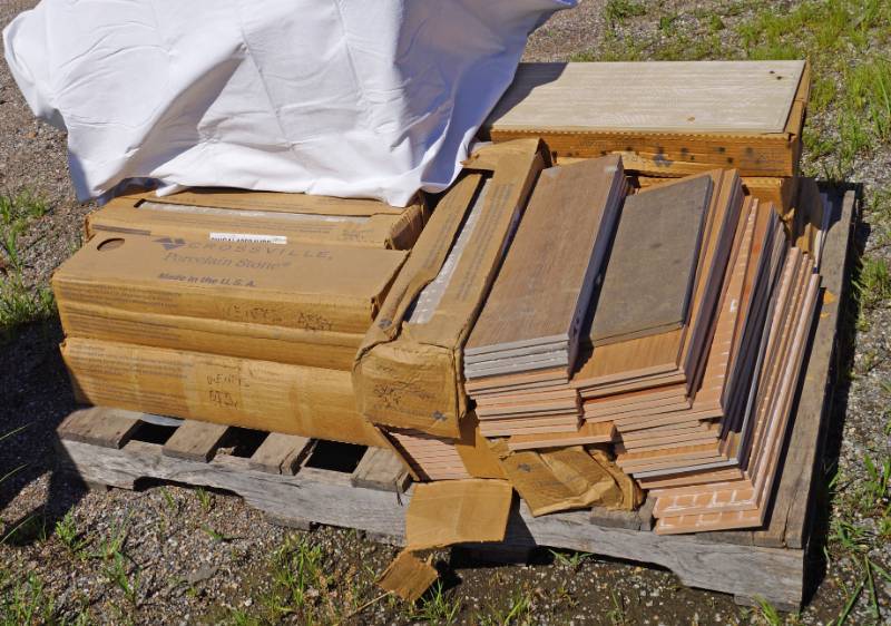 lot 5307 image: Pallet of Crossville Porcelain Stone - pieces approx 23.5 x 12 each - see photos and come to preview - HIGH QUALITY