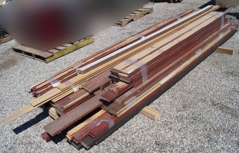lot 5319 image: Large Lot of Solid Wood Trim - Ready for your job - Various widths, colors and styles