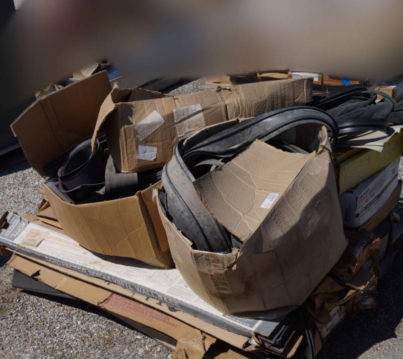 lot 5322 image: Lot of Vinyl Wall Base and other Rubber Sealing Strips - Very valuable lot