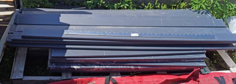 lot 5340 image: Pallet of Commercial Bathroom Stall Divider Pieces and Columns
