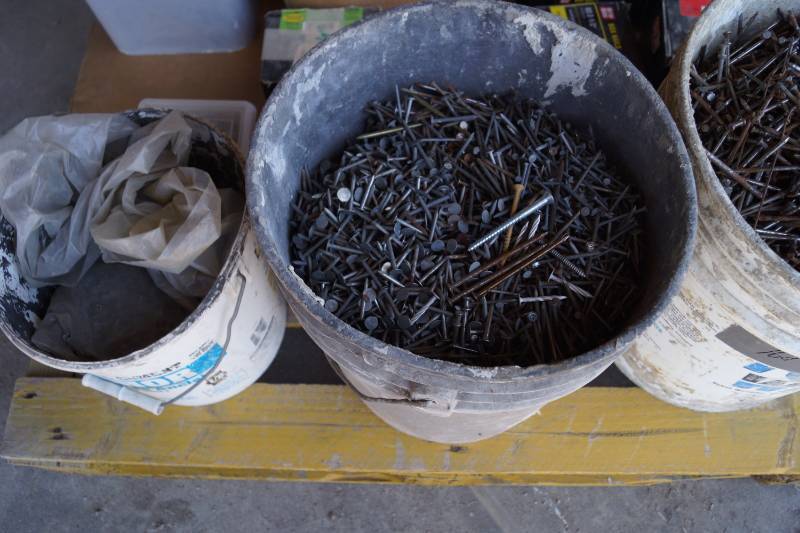 lot 5356 image: Two buckets of Various Nails - see pics - lots here