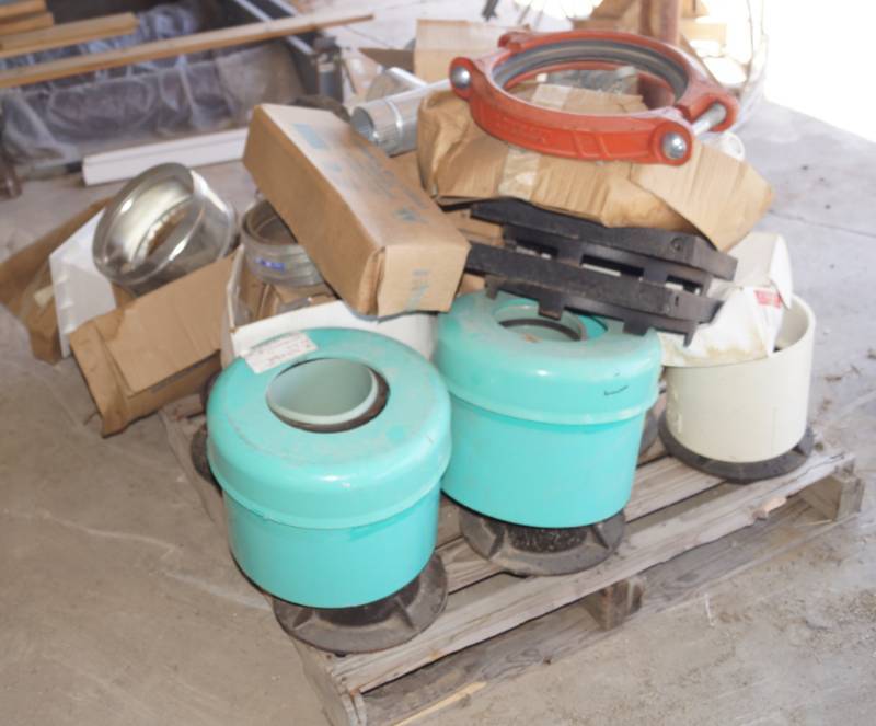 lot 5366 image: Pallet of Building Materials - Victaulic Ring, Water Sewer Outlet Covers, Twist Valves, Plumbing Materials - see pics