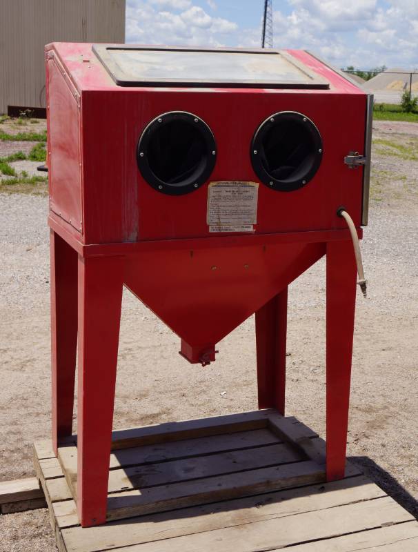 lot 5378 image: Steel Blaster Cabinet - Item# 39170 - CENTRAL PNEUMATIC - Gotta Have