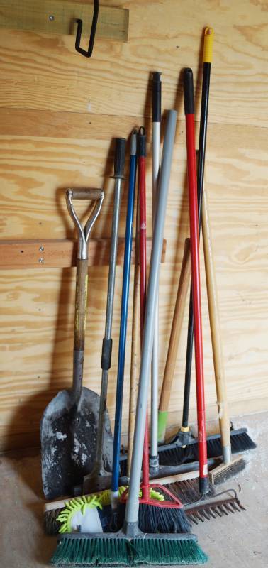 lot 5396 image: Lot of Long Handled Tools - Shovel, Brooms, sponge and more - see pics