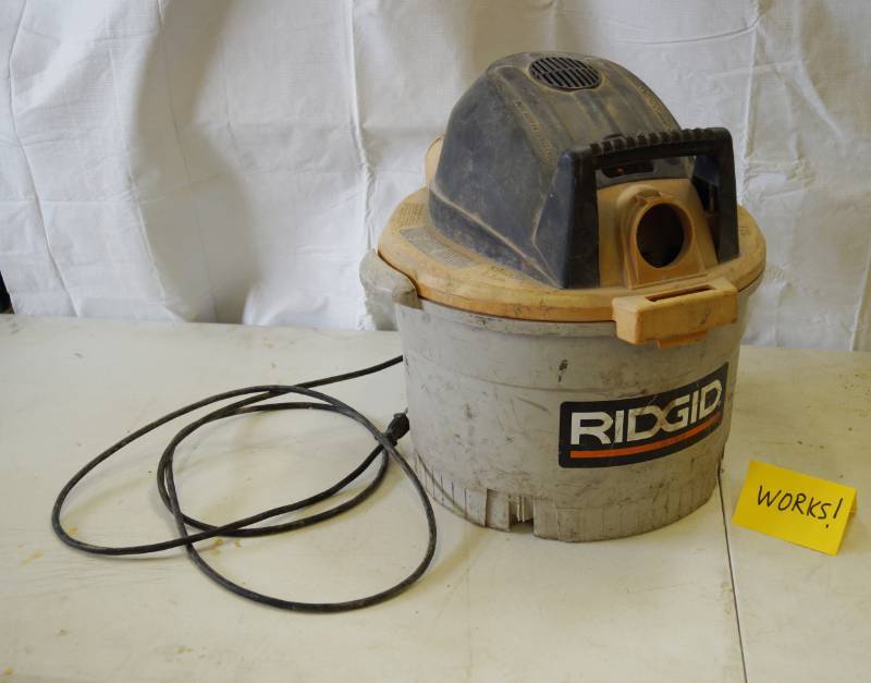 lot 5400 image: RIDGID Shop Vac - WORKS - 6 Gallon