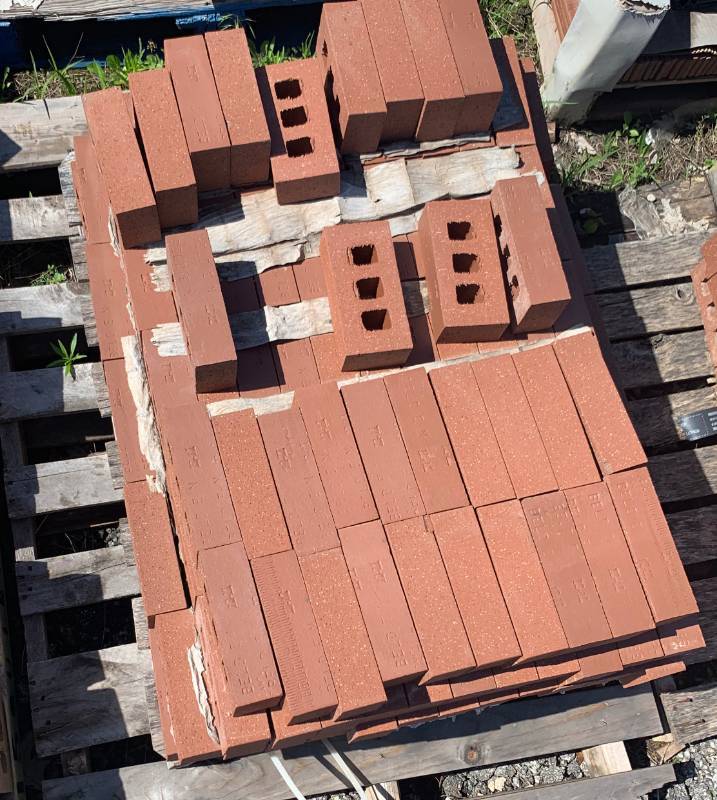 lot 5300 image: Pallet of Red Bricks - Great for your construction projects