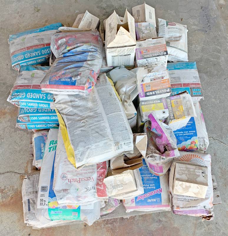 lot 5316 image: Pallet of Sanded and Non Sanded Tile Grout - Various Colors and Styles