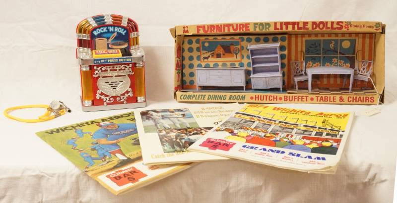 lot 5644 image: Vintage Doll House Furniture, Toy Jukebox and Comics