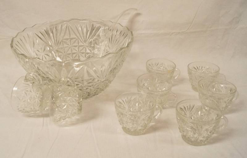 lot 5652 image: Vintage Punch Bowl Set - Still in Box - Rare Find - Beautiful