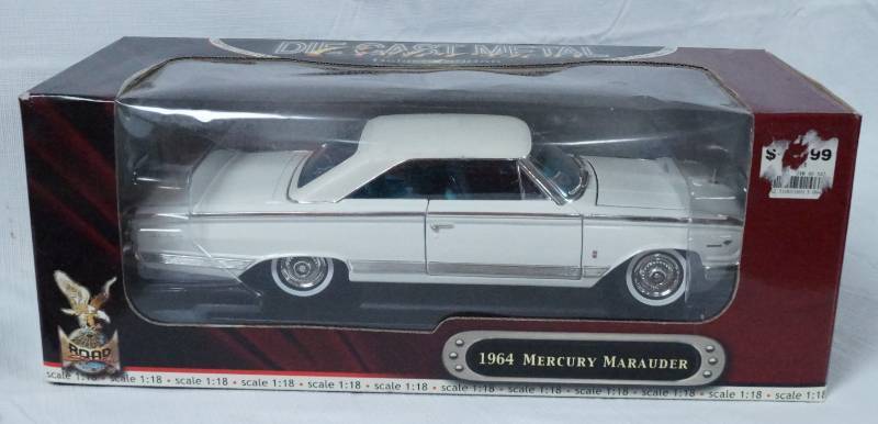 lot 5685 image: Die Cast Metal Collectors Edition 1964 Mercury Marauder - NIB - Very Cool