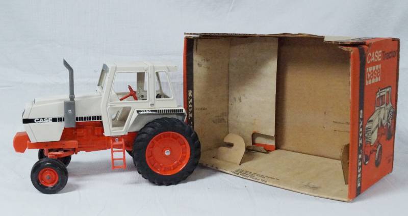 lot 5688 image: ERTL TOYS - Die Cast Blueprint Replica - CASE 2390 Tractor  w Box 116 Scale - Check This Out Stock# 268