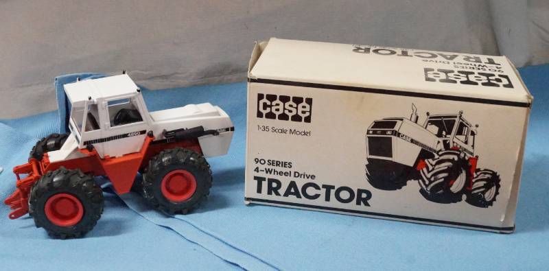lot 5693 image: Die Cast Replica Case Tractor 90 Series 4-Wheel Drive w Box - See Pics 135 scale