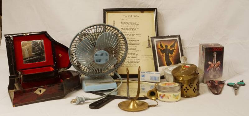 lot 5711 image: Lot of Misc. Household Items - Jewelry Box, Fan, Handheld Mirror, Wall Decor and Lots More