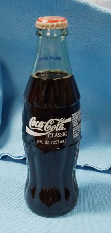 lot 5715 image: Very Cool Coca-Cola Bottle with Dallas Cowboys Logo - Neat Item