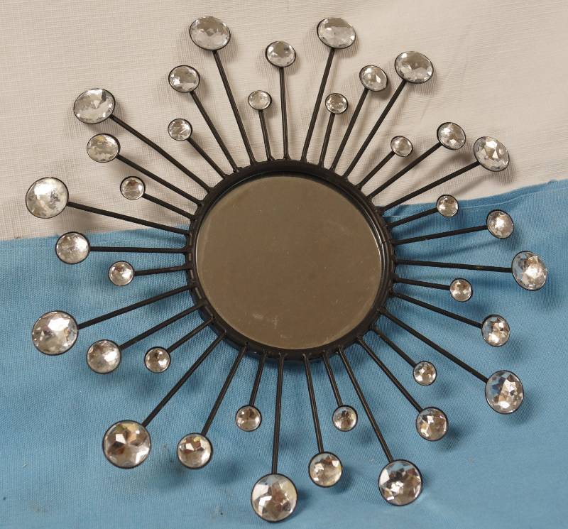 lot 5723 image: Very Cool Wall Mirror Decor - Cute