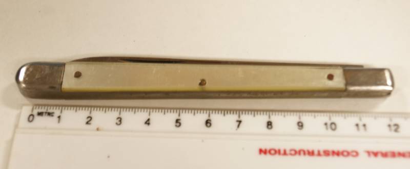 lot 6328 image: Sabre Thin Long Pocket Knife