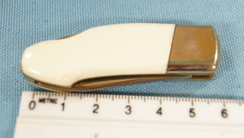 lot 6339 image: Khyber Small Ivory Color Pocket Knife
