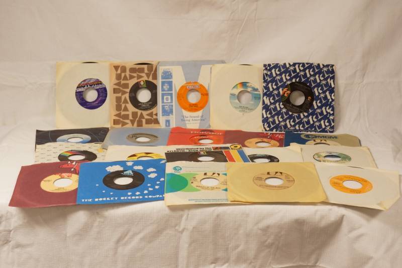lot 5763 image: Lot of 20 45s Vinyl Records - See Titles